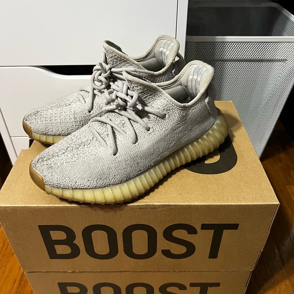 USED Yeezy 350 Sesame Size 5